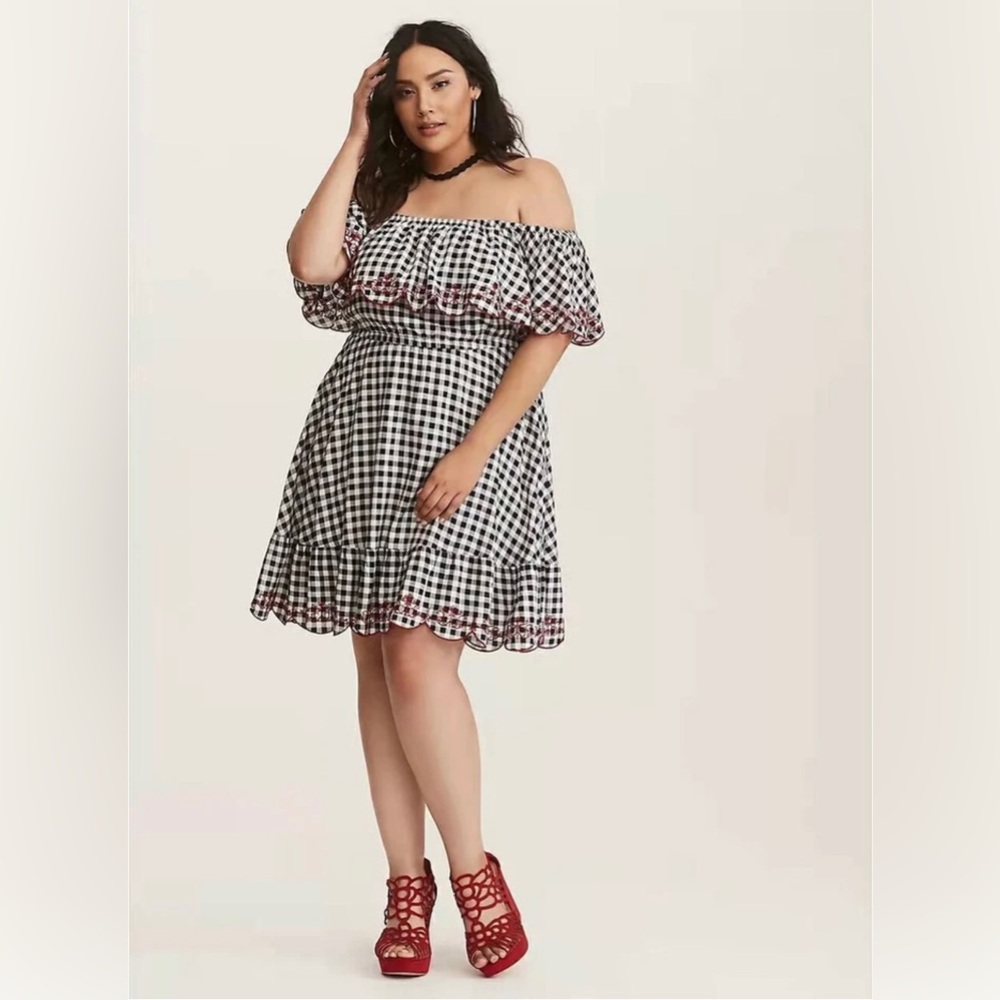 Torrid Black & White Gingham Checkered Off the Shoulder Dress Size 0 Embroidery